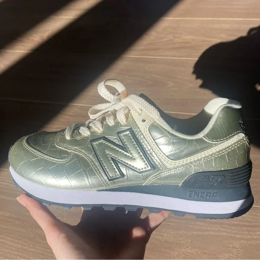 New Balance 574 NWOT, metallic croc embossed, size 6 - Picture 4 of 15